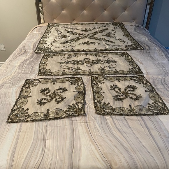 Table Linen Beaded Table Cloth Linen Set - Picture 3 of 3